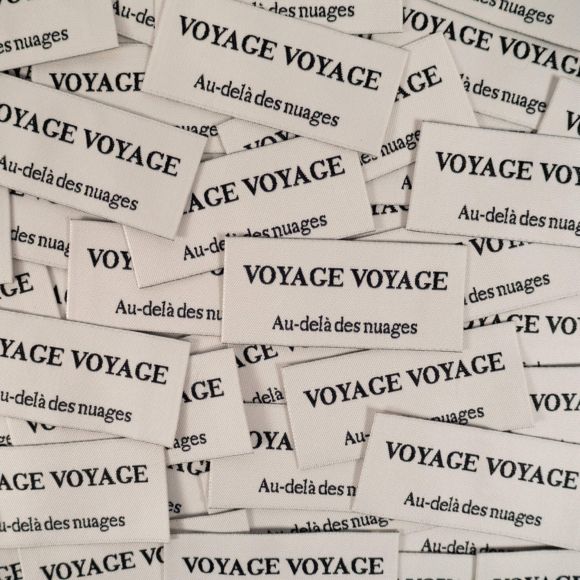 Étiquettes textiles à coudre "Voyage" - lot de 5 (écru-noir) de ikatee