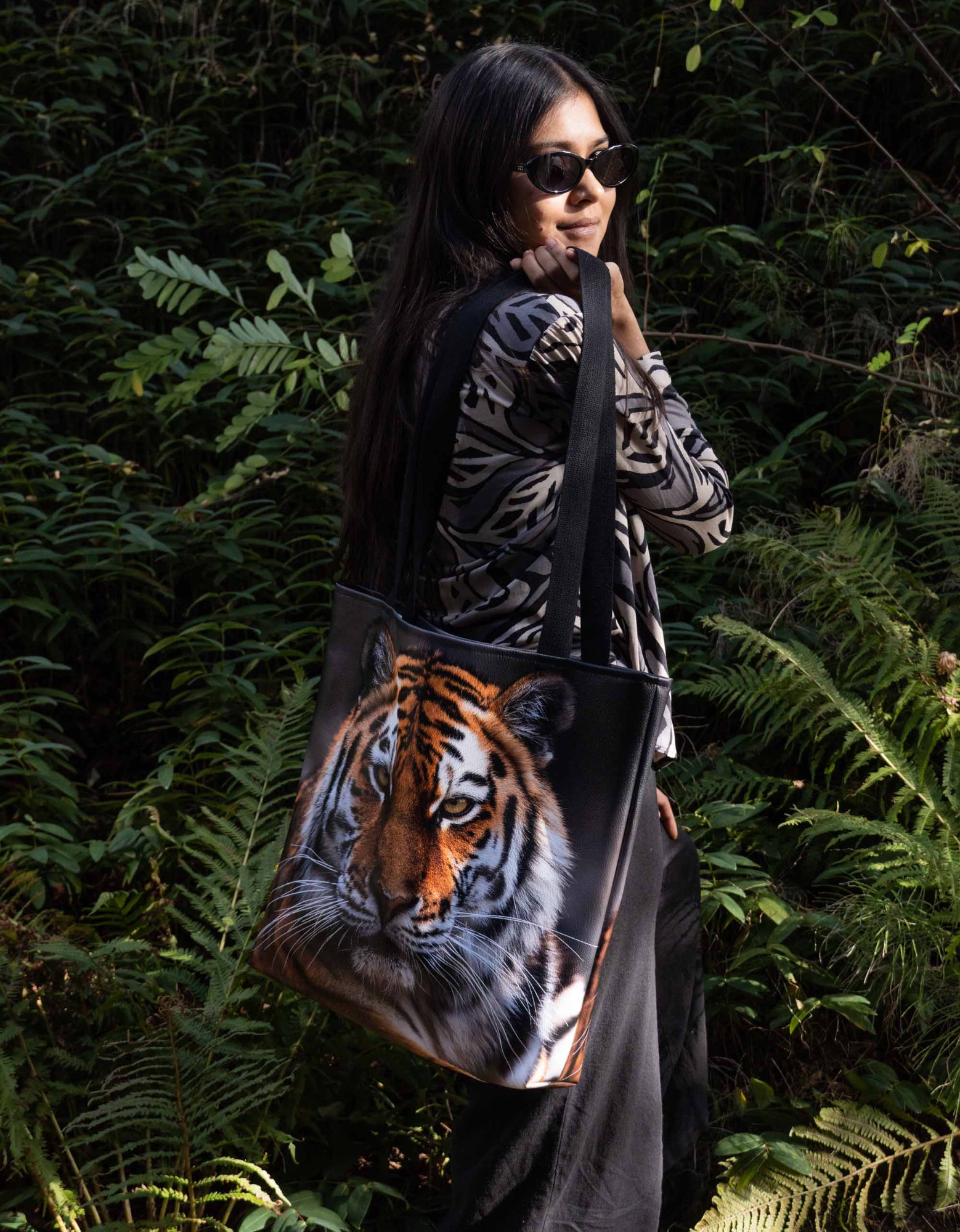 Tasche "KALEIDO - Tiger" aus Kunstleder-Panels